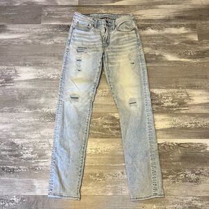 Men’s AirFlex 360 Light Wash Distressed Jeans